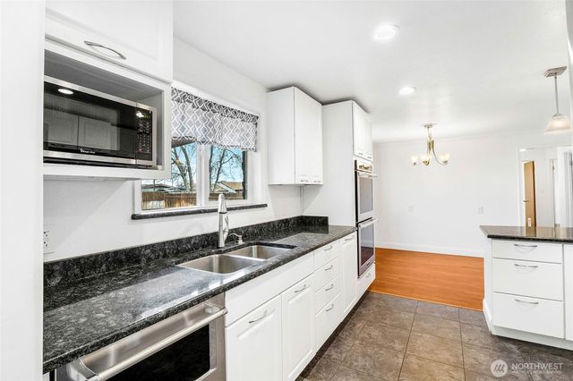 717 S Locust Lane, Moses Lake, WA 98837