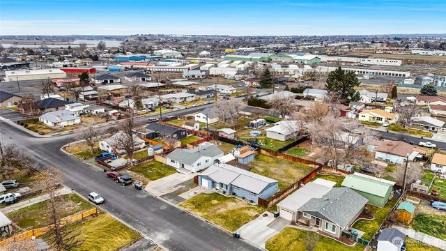 717 S Locust Lane, Moses Lake, WA 98837