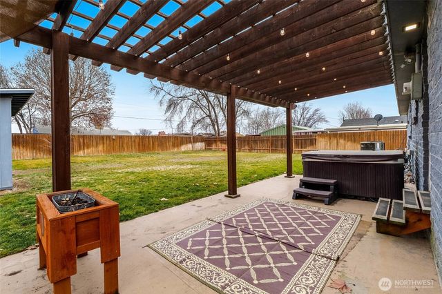 717 S Locust Lane, Moses Lake, WA 98837