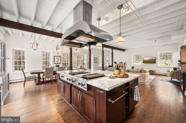 511 W MORELAND AVE, Philadelphia, PA 19118