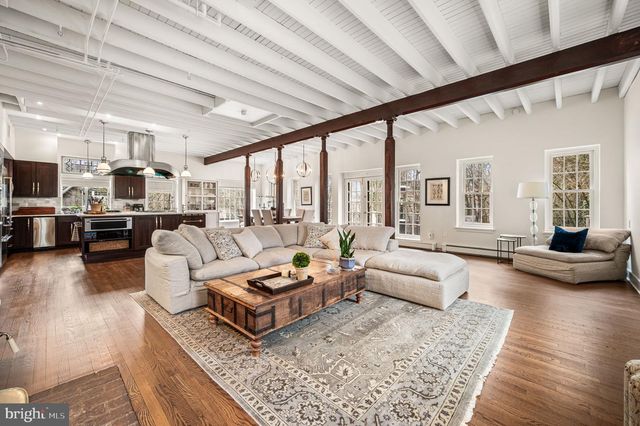 511 W MORELAND AVE, Philadelphia, PA 19118