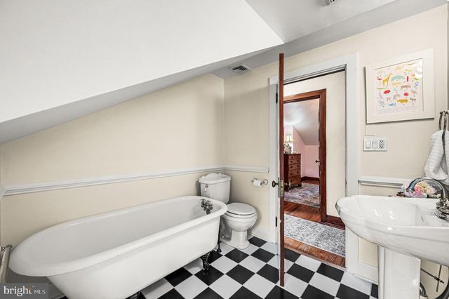 511 W MORELAND AVE, Philadelphia, PA 19118