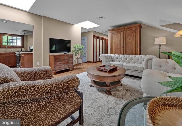 511 W MORELAND AVE, Philadelphia, PA 19118