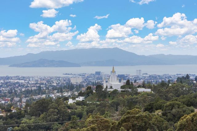 3600 Klamath Street, Oakland, CA 94602