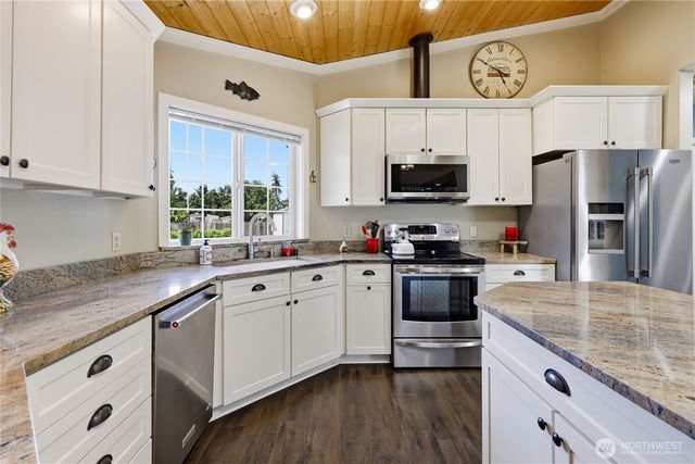 9156 Old Olympic Highway, Sequim, WA 98382