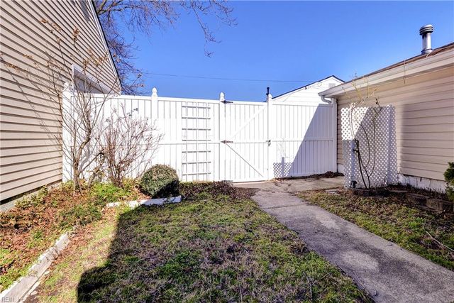 8513 Orcutt AVE, Hampton, VA 23605