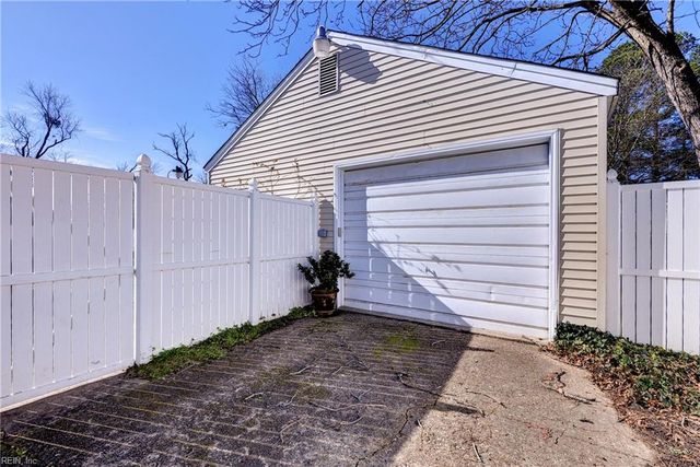 8513 Orcutt AVE, Hampton, VA 23605