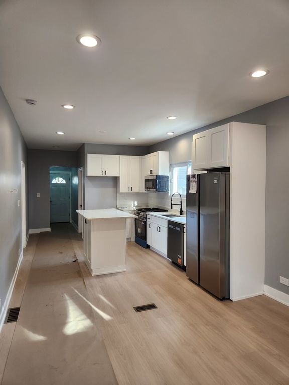 12317 S Carpenter Street, Calumet Park, IL 60827 — photo 3