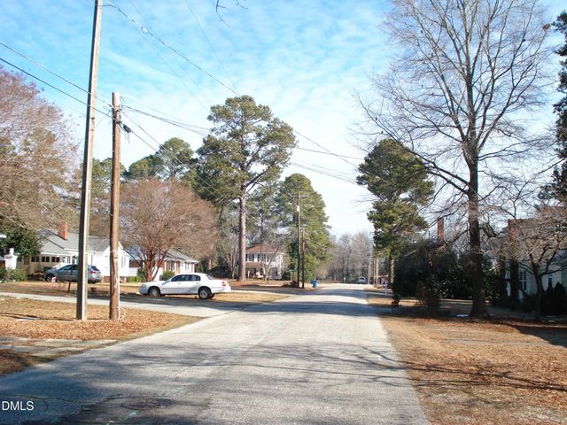 202 N Wayne Avenue, Dunn, NC 28334