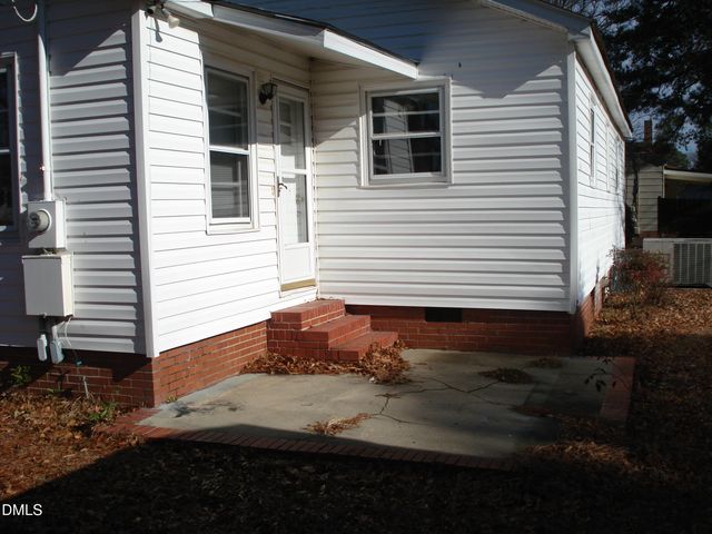 202 N Wayne Avenue, Dunn, NC 28334