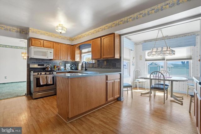 1640 BRITANY DR, Bensalem, PA 19020