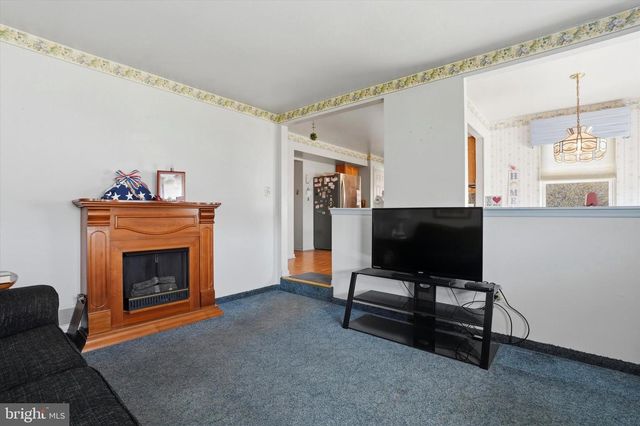 1640 BRITANY DR, Bensalem, PA 19020