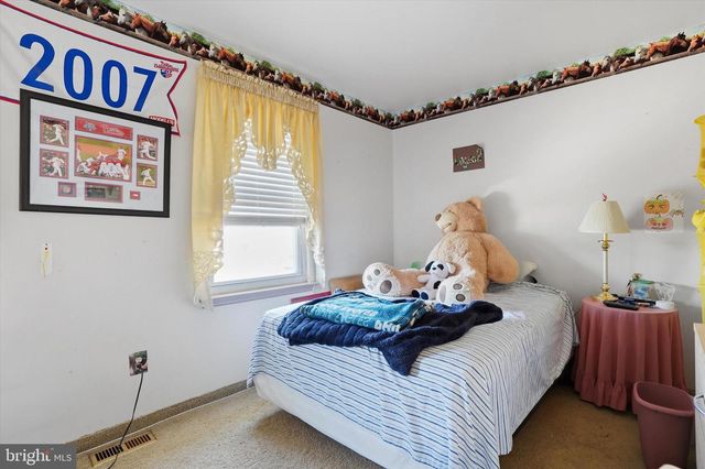 1640 BRITANY DR, Bensalem, PA 19020