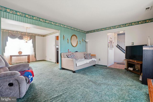 1640 BRITANY DR, Bensalem, PA 19020