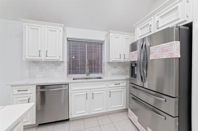 3323 Shadowfern Drive, Houston, TX 77082