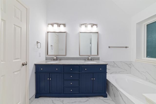 3323 Shadowfern Drive, Houston, TX 77082