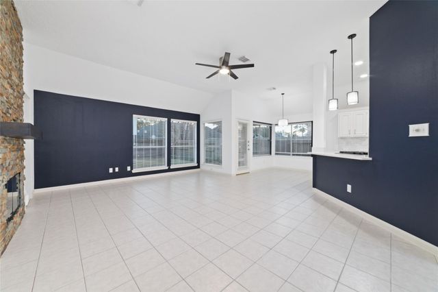 3323 Shadowfern Drive, Houston, TX 77082