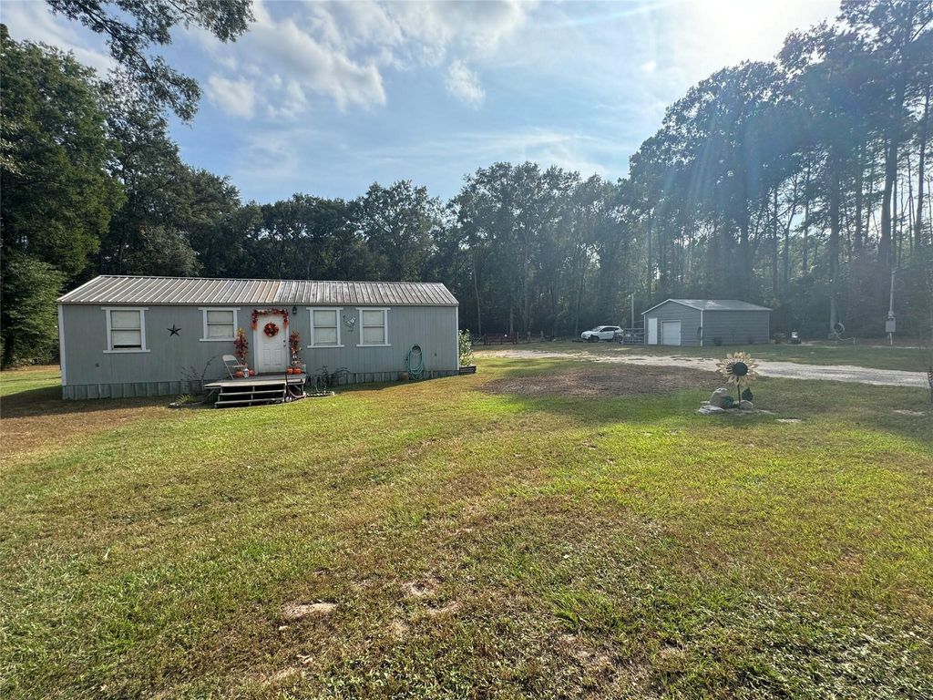 121 Dirden Road, Shepherd, TX 77371