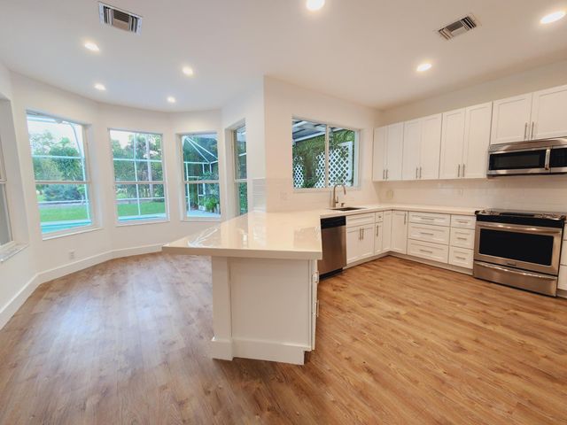 15188 Oak Chase Court, Wellington, FL 33414