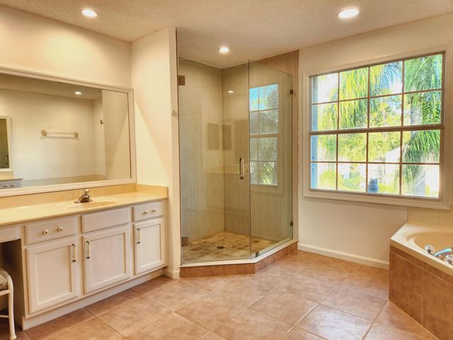 15188 Oak Chase Court, Wellington, FL 33414