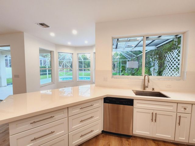 15188 Oak Chase Court, Wellington, FL 33414