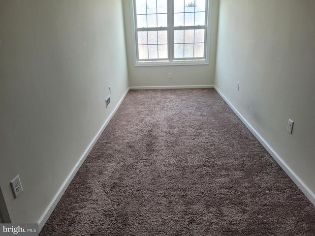 315 BALTUSROL DR, Charles Town, WV 25414