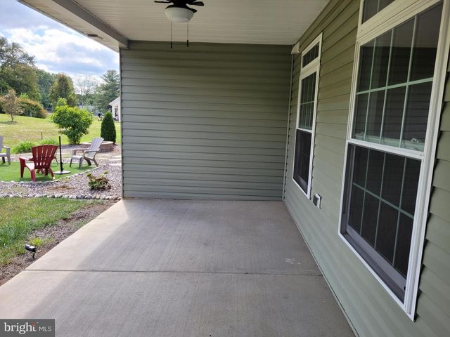 315 BALTUSROL DR, Charles Town, WV 25414