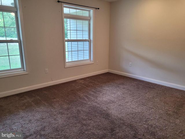 315 BALTUSROL DR, Charles Town, WV 25414