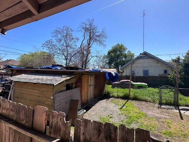 1554 S San Joaquin St, Stockton, CA 95206