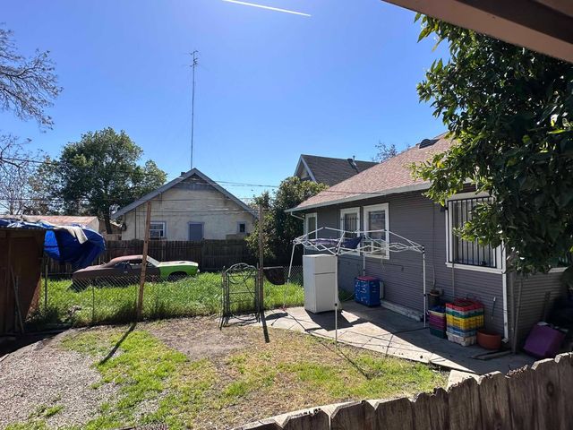 1554 S San Joaquin St, Stockton, CA 95206