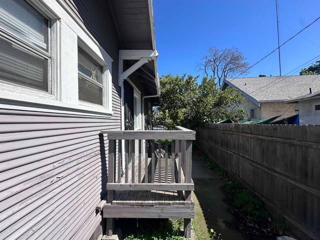 1554 S San Joaquin St, Stockton, CA 95206