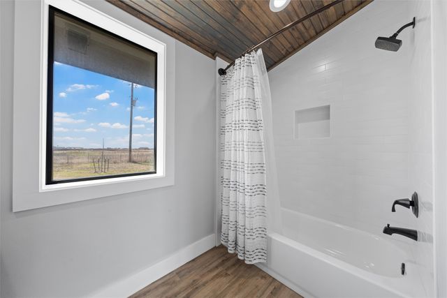 232 Hcr 2302, Abbott, TX 76621