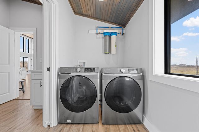 232 Hcr 2302, Abbott, TX 76621