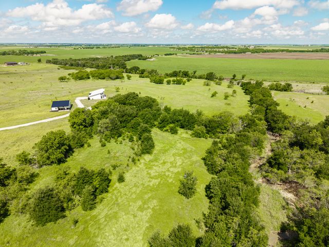 232 Hcr 2302, Abbott, TX 76621