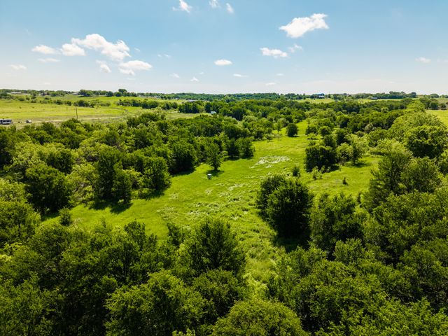 232 Hcr 2302, Abbott, TX 76621