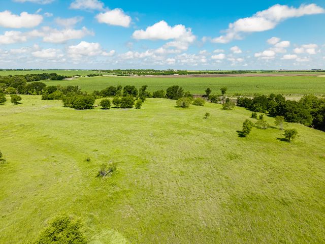 232 Hcr 2302, Abbott, TX 76621