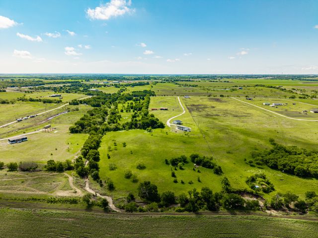 232 Hcr 2302, Abbott, TX 76621