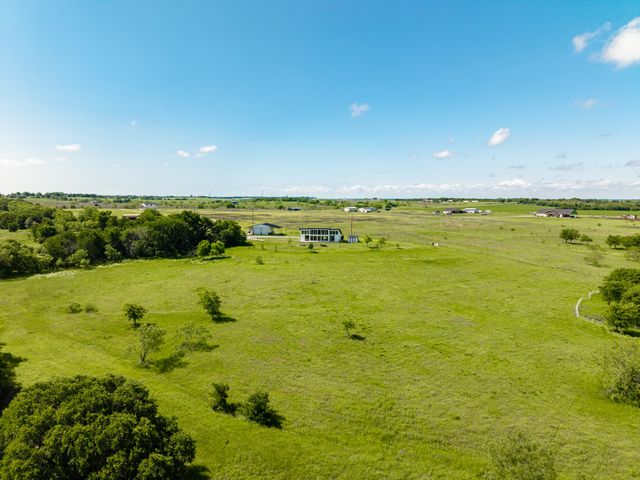 232 Hcr 2302, Abbott, TX 76621