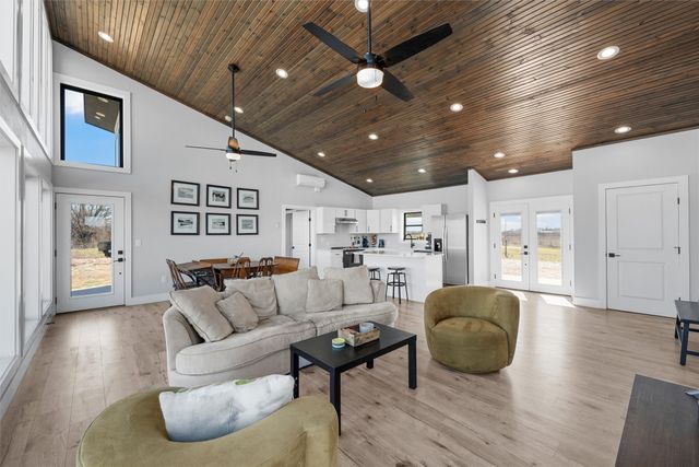 232 Hcr 2302, Abbott, TX 76621