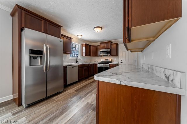 8708 Wakefield Run, North Ridgeville, OH 44039