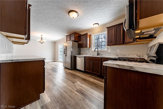 8708 Wakefield Run, North Ridgeville, OH 44039