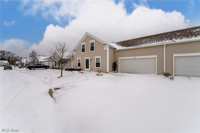 8708 Wakefield Run, North Ridgeville, OH 44039