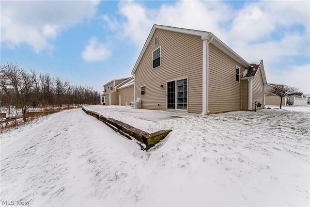 8708 Wakefield Run, North Ridgeville, OH 44039