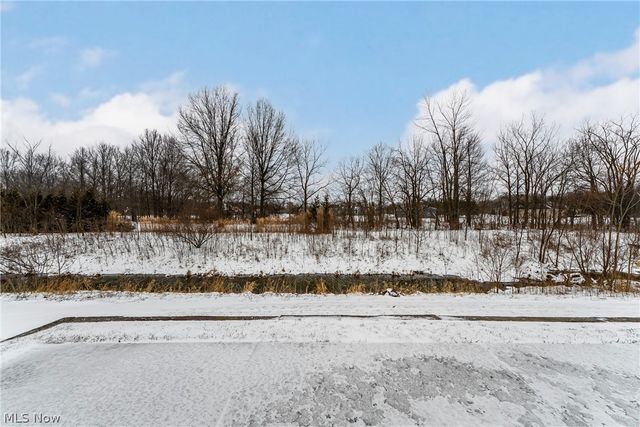 8708 Wakefield Run, North Ridgeville, OH 44039