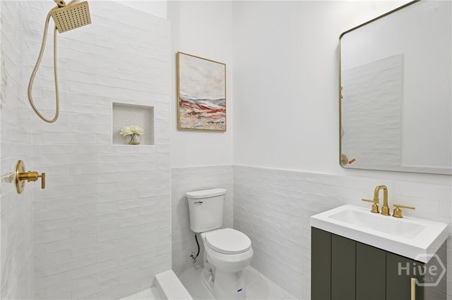 203 E 39th Street, Savannah, GA 31401