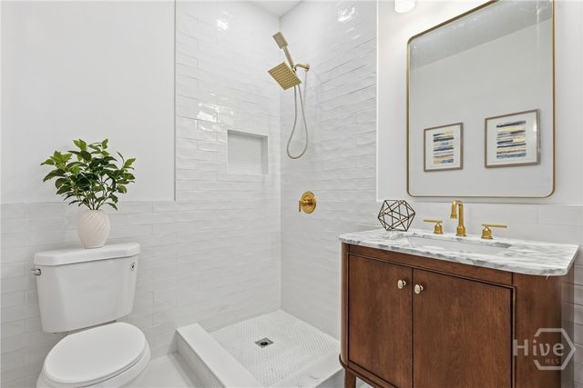 203 E 39th Street, Savannah, GA 31401