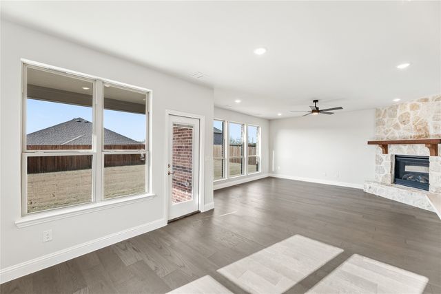 8 Grouse Circle, Sanger, TX 76266