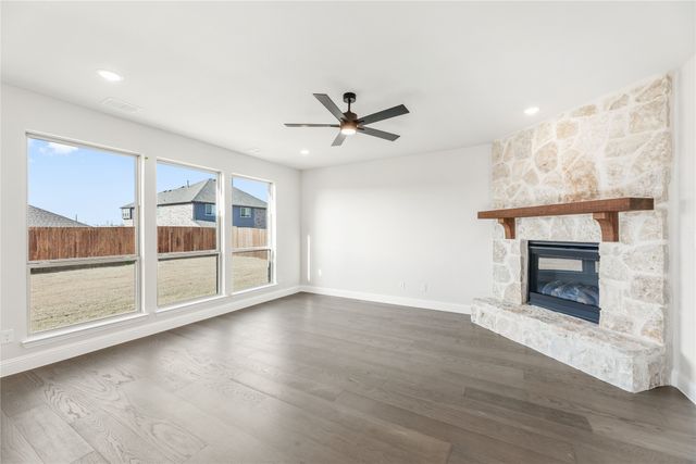 8 Grouse Circle, Sanger, TX 76266