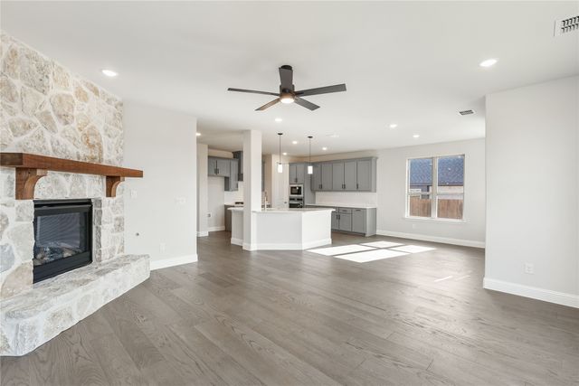 8 Grouse Circle, Sanger, TX 76266