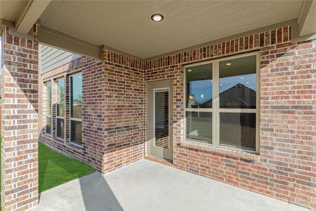 8 Grouse Circle, Sanger, TX 76266